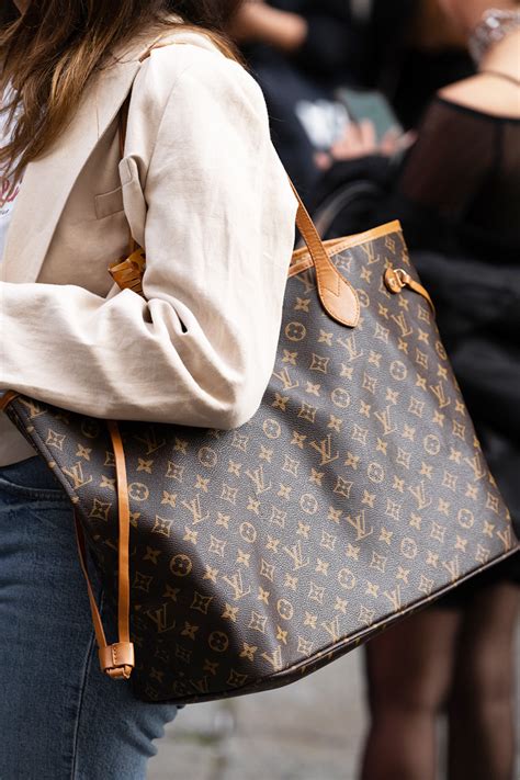 louis vuitton pub|the Louis Vuitton neverfull.